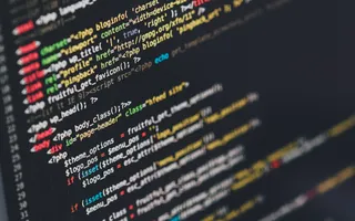 AIエディタWindsurfのインストールから実務活用まで完全解説。Cascade機能、エージェントモード、料金体系、そして1ヶ月使った正直な感想をエンジニア目線で紹介します。